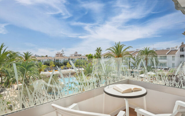 Puerto Azul Suite Hotel