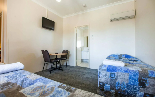 Nightcap at Wanneroo Tavern