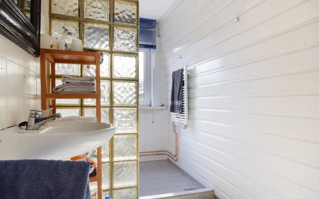 Elegant Riverside Apartment