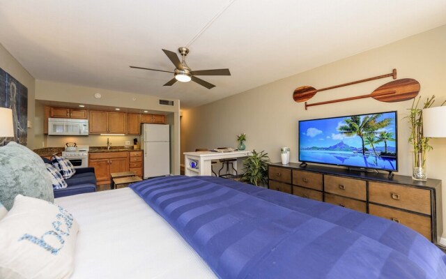 Royal Kahana 119 Studio Studio Bedroom Condo by RedAwning
