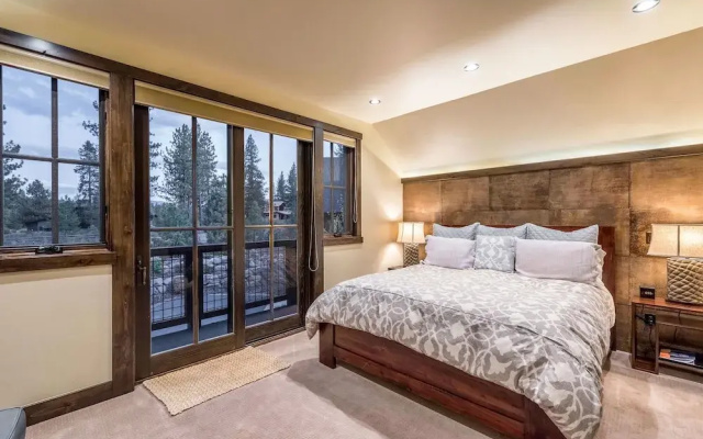 4BR Luxury Truckee Home by RedAwning