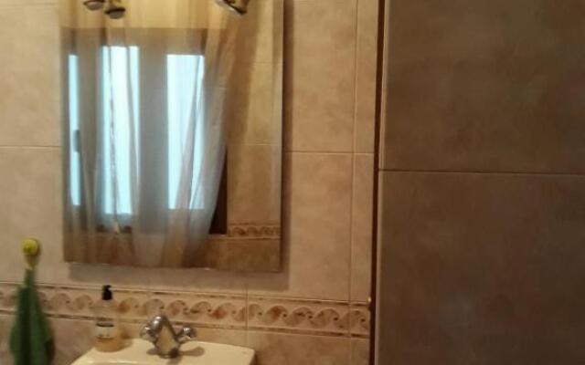 Apartamento con terraza privada y barbacoa