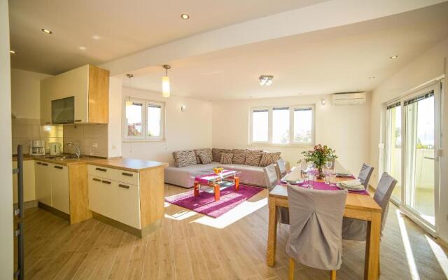 Apartments Emil Zora