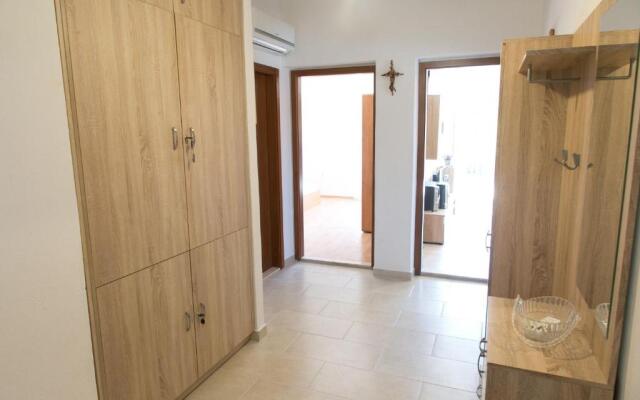 Apartments Ivica - 150m from sea