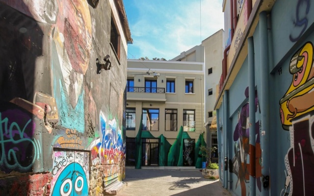 Entire Building in the Heart of Athens Sleeps 12 With Private Rooftop Terrace