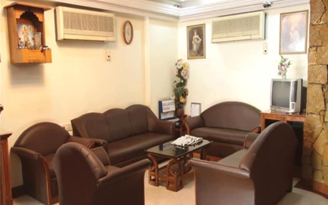 Maruti Hotel