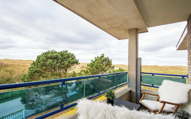 Apartment With Kitchen