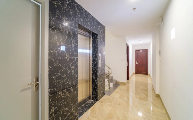 OYO 453 Golden Bay Hotel