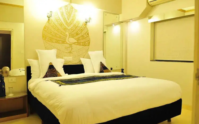 OYO 9538 Hotel Emerald De Aalayam