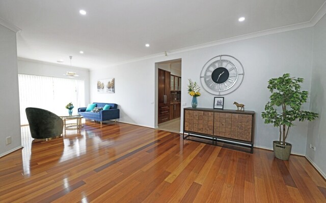 Hallam 5BRM Rental Entire House