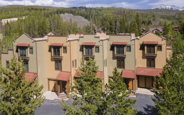 Willows Way 106 3 Bedroom Townhouse by RedAwning