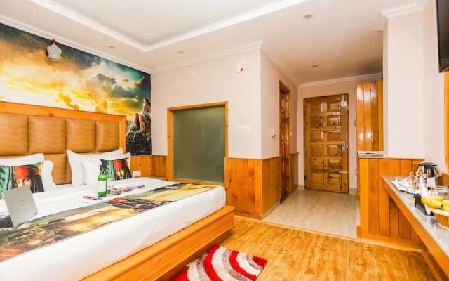 Hotel Smugglers