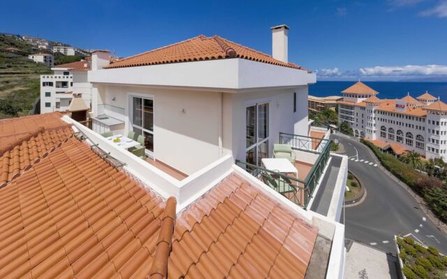 Duplex With sea View, Reis Magos V