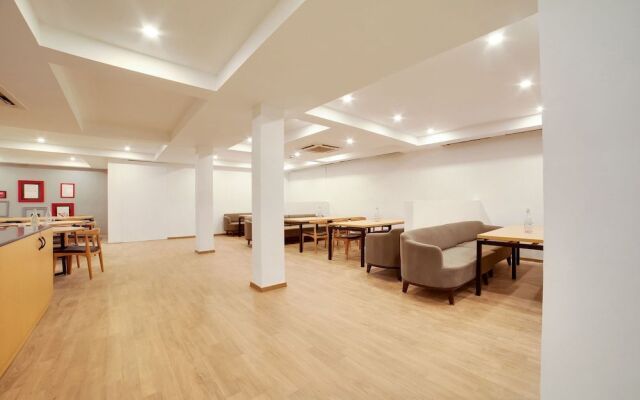 Oyo Townhouse 230 Old Gurgaon Sector 14