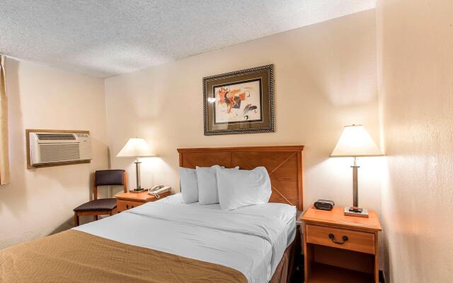 Brentwood Inn Clinton