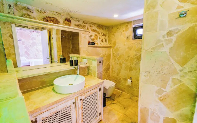 Mojo Boutique Hotel