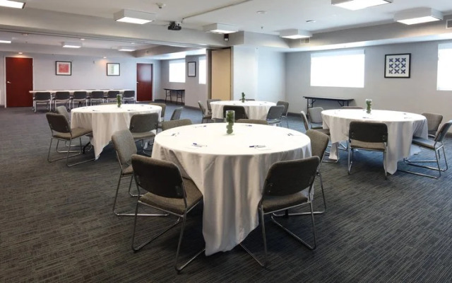 Holiday Inn Express Cincinnati Se Newprt