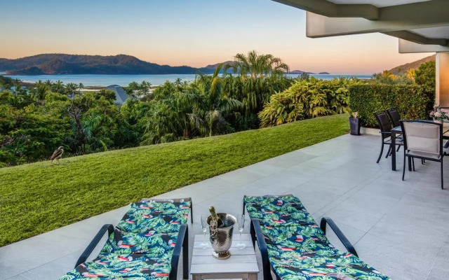 Superior Poinciana 011 on Hamilton Island