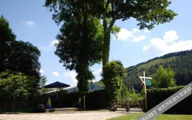 Ty Derw Country House