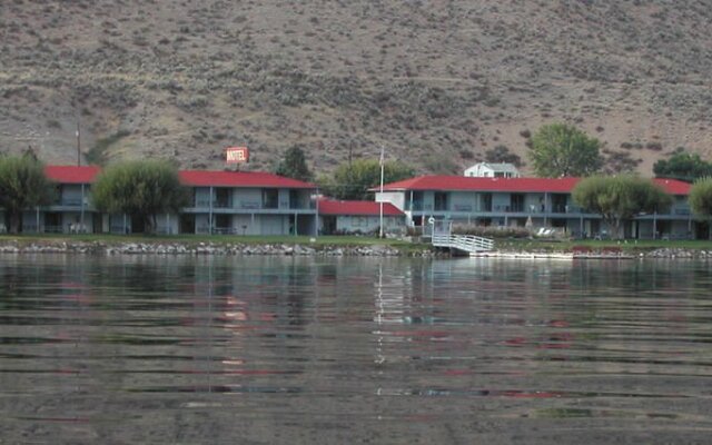 Lake Pateros Motor Inn