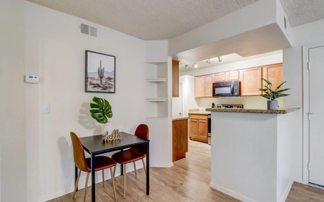 FRONTDESK Jade Scottsdale Apts Central Scottsdale