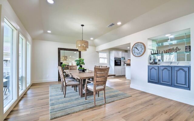 Lake Dayz Granbury Retreat w/ Private Dock!