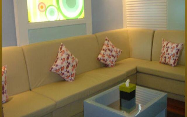 Sri U-Thong Grand Hotel