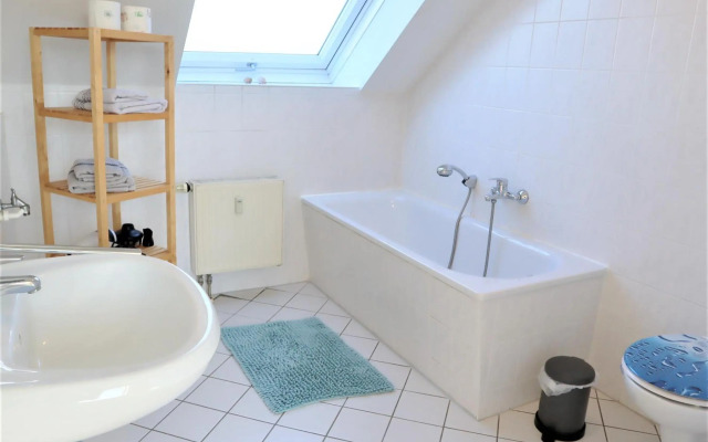 Kuschelige Dachgeschosswohnung am Clarapark