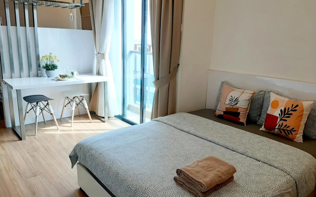 Symphony Tower Studio #2 with balcony – Guest Rooms – Kajang