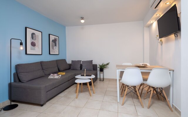 Vouliagmeni Stylish Homes by BluPine