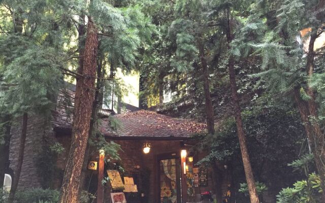 Provence Rose Lodge in Ching Jing
