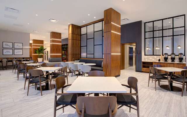 Hampton Inn by Hilton Montreal Downtown