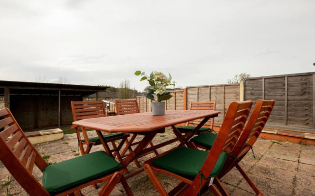 Skyvillion - 3bed Home W Grdn For A Family Getaway