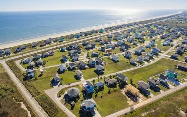 Blue Dolphin 4 Bedroom Home