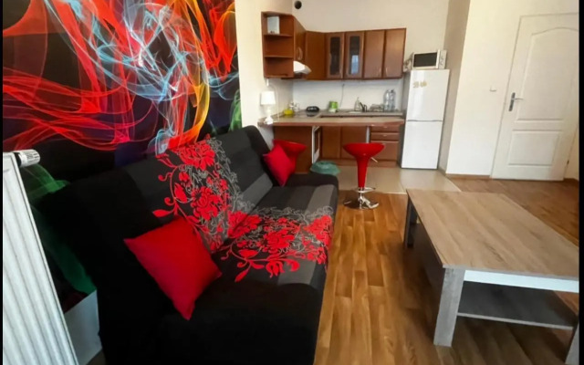 MONFas APARTMENT GARDEN CITY