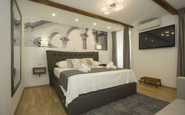 Luxury room inside of Diocletian palace