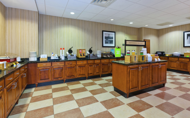 Hampton Inn Norfolk/Chesapeake (Greenbrier Area)