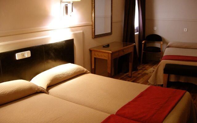 Hostal Canovas
