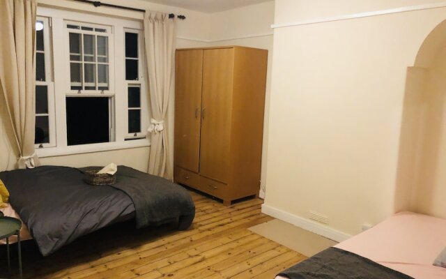 3bed apartment next to eurostar station
