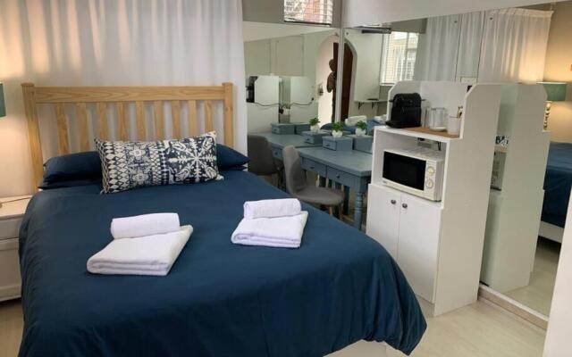 Stunning Executive Room @ 14 On Elstree