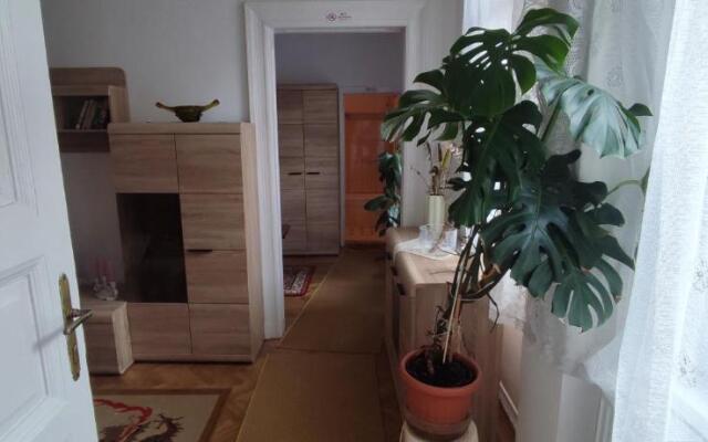 Júlia Apartman.
