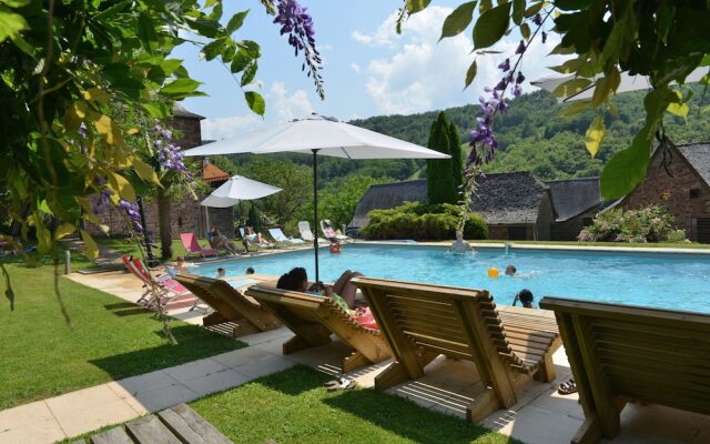 Les Cabanes de la Ferme du Duzou