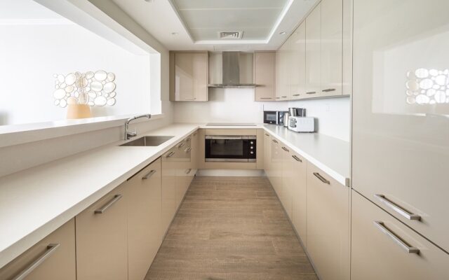 Astonishing & Grand 3BR w/ Beach Views & 2 Balconies!