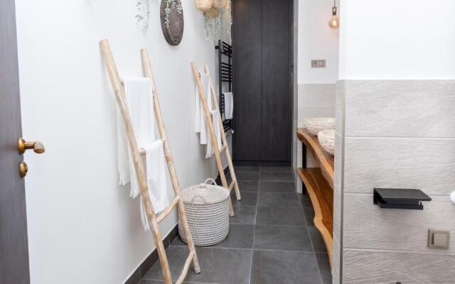 Elisabeth Downtown Apartments by UrbanRent