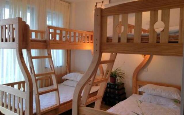 Deqing Qianxi Nianba Youth Hostel