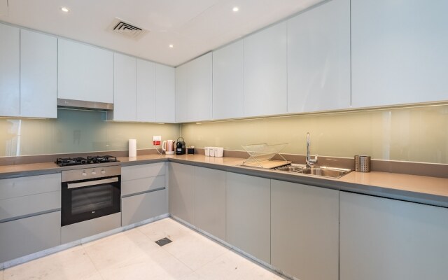 Spacious Apt With Spectacular Burj Khalifa Views