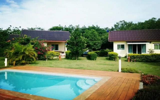 Les Collines Resort