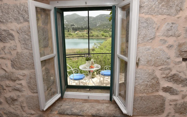Dalmatian romantic traditional apartment