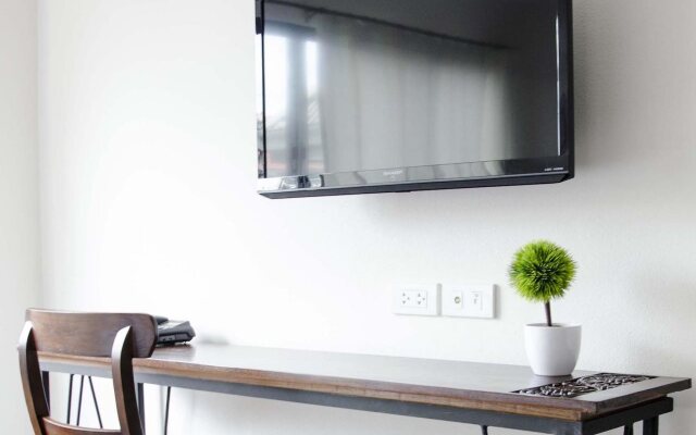 Sabai Hotel and Hostel