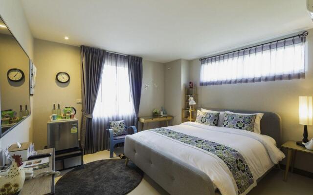 Chala Number 2 Art and Gallery House